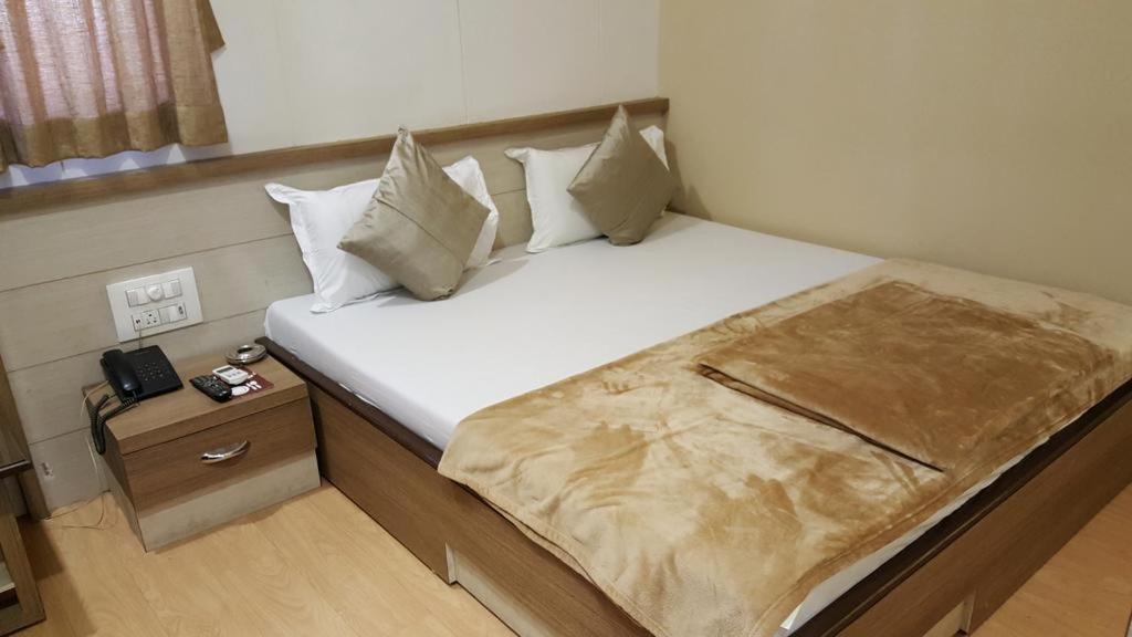 Hotel Oasis Bombay Eksteriør billede